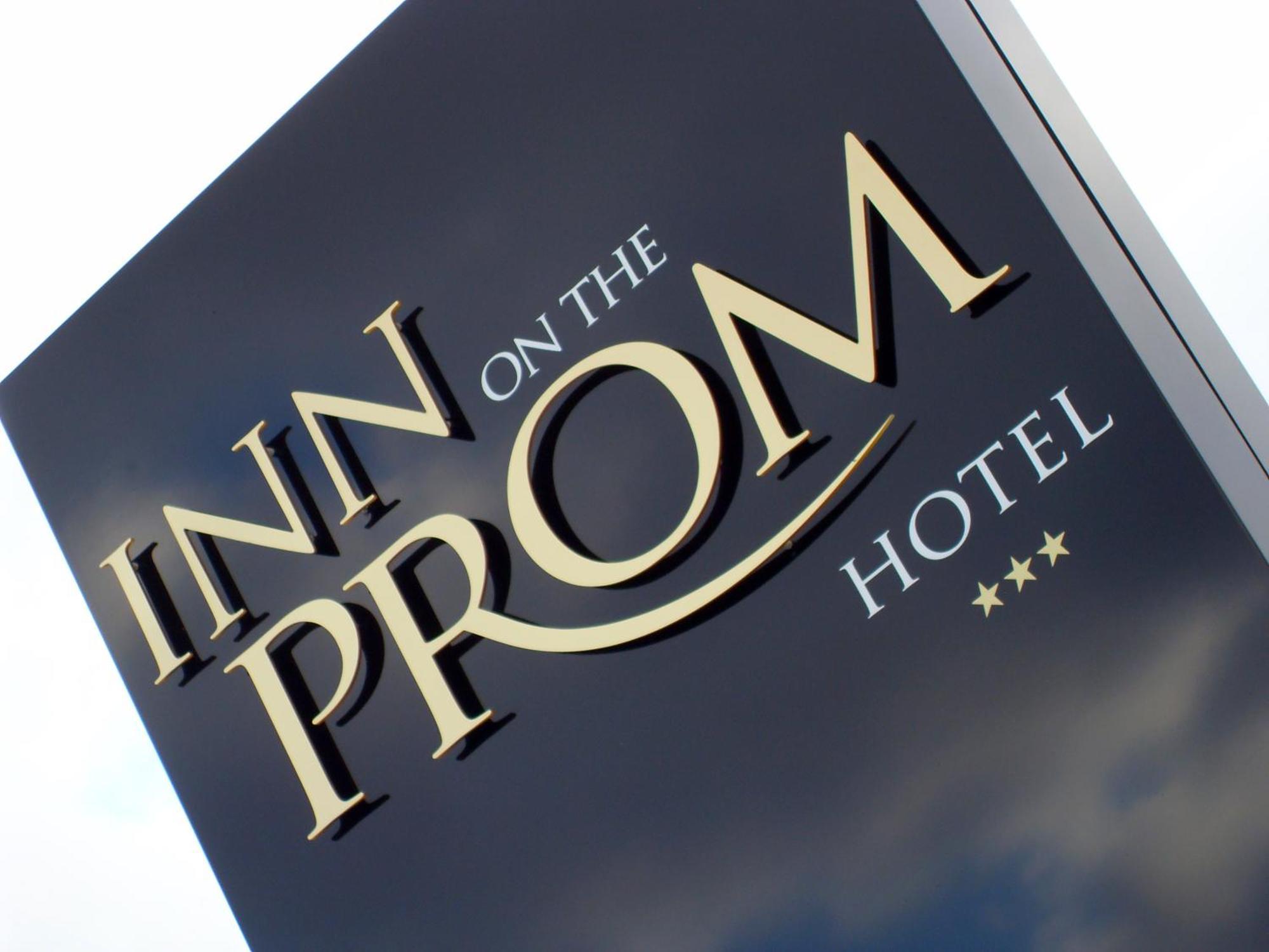 Inn On The Prom At The Fernlea Hotel Литам Сент Аннс Екстериор снимка